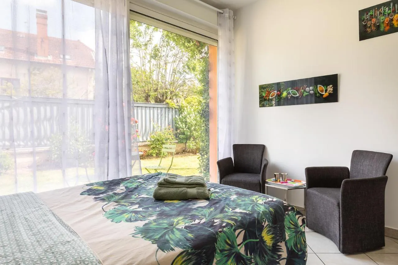 Apartment Trendy Studios Tassin