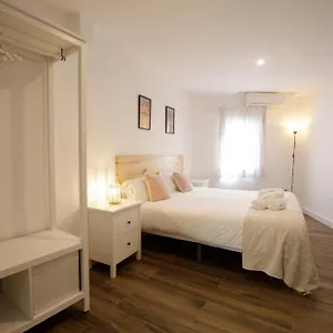 https://el-balcn-de-la-trinidad.es-andalucia.com